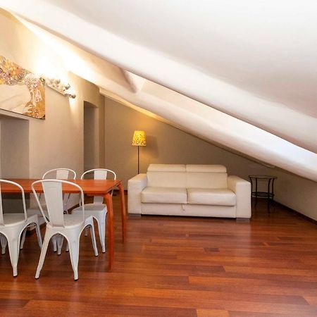 San Salvario Apt With Balcony Turijn Buitenkant foto