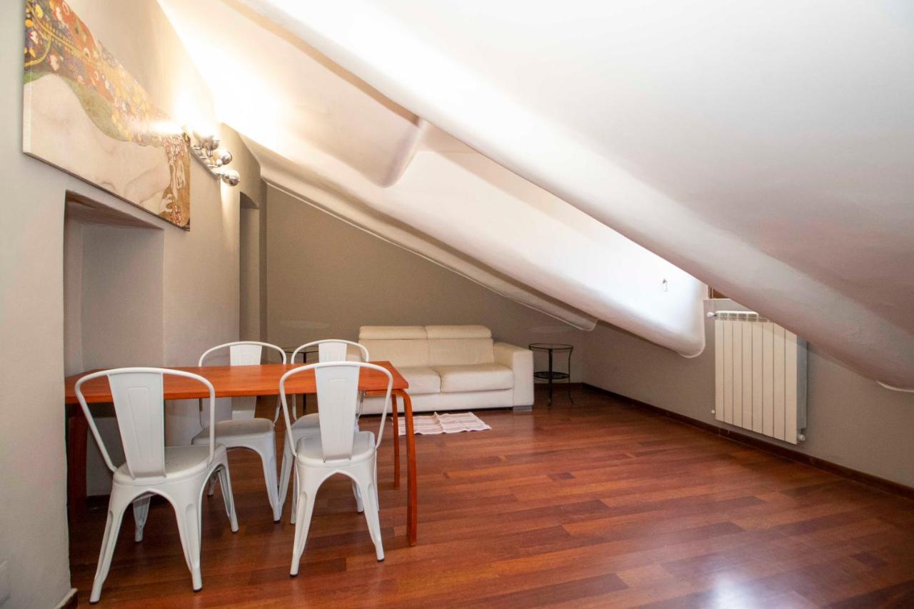 San Salvario Apt With Balcony Turijn Buitenkant foto